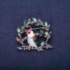 Soldes ! Broche «Oiseau sur une branche» avec strass et émail, couleur rouge, blanc, bleu clair et vert, 38×40 mm, métal argenté