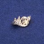 Broche cor d'harmonie en métal doré avec strass 16×27 mm