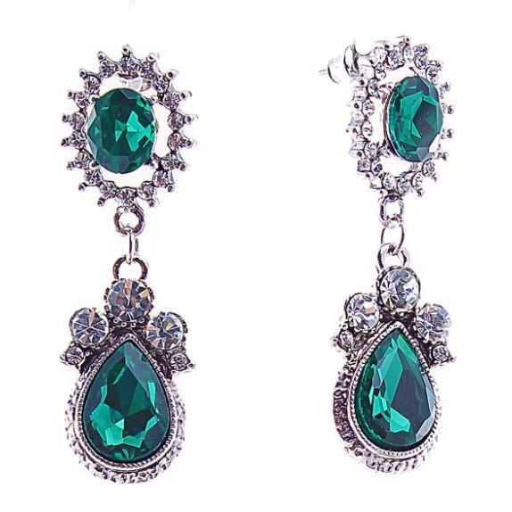Boucles d'oreilles puces avec cristaux verts 16 × 50 mm