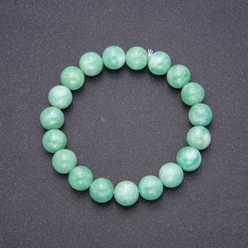 Bracelet en jadéite birmane – boules lisses, diamètre 10 mm (±), longueur 18 cm sur élastique