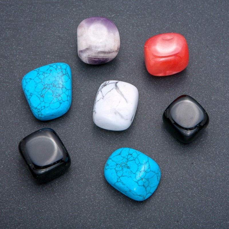 Assortiment de pierres naturelles facettées (prix pour 100 g ±)