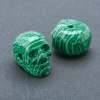 Perle Tête-de-mort en malachite pressée 25×19 mm +