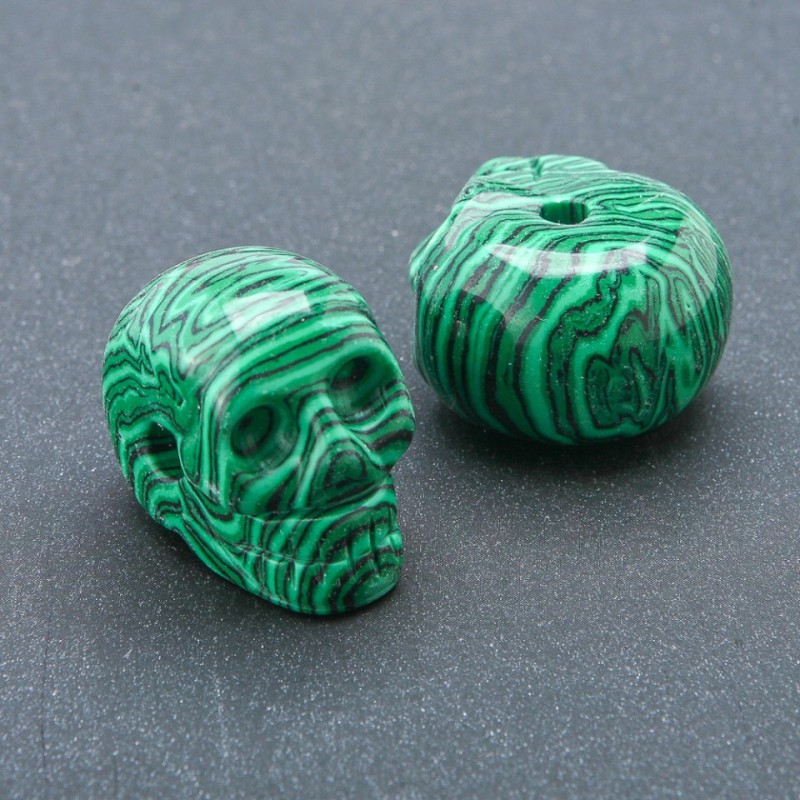 Perle Tête-de-mort en malachite pressée 25×19 mm +