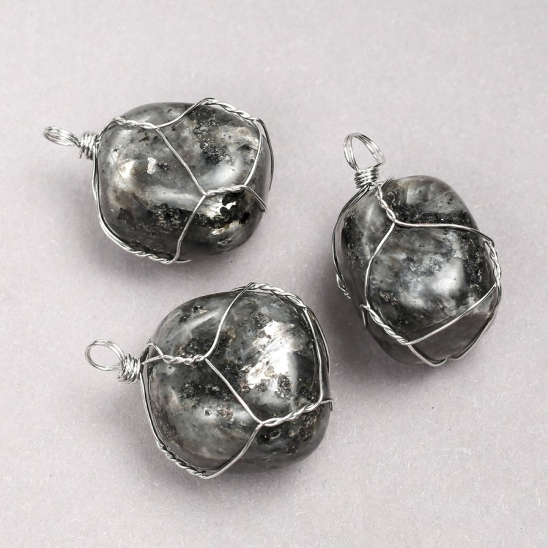 Pendentif labradorite dans un entourage argenté, diamètre 35×20 mm+