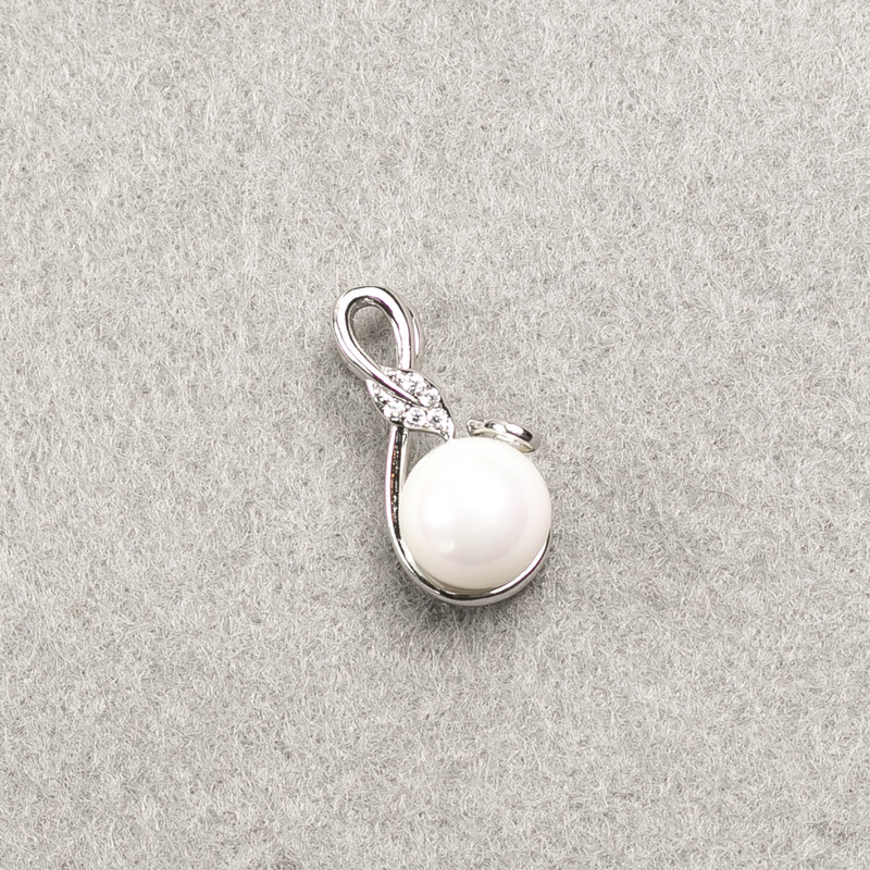 Pendentif rhodié avec strass blancs et perle de Majorque 18x9 mm +