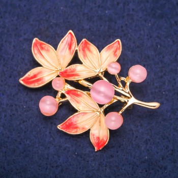 Broche Branche avec œil de chat rose et émail, métal doré 38×47 mm