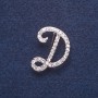Broche initiale avec lettre «D» couleur argent 3 × 2 cm