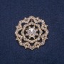 Broche en métal doré avec strass blancs 40×40 mm