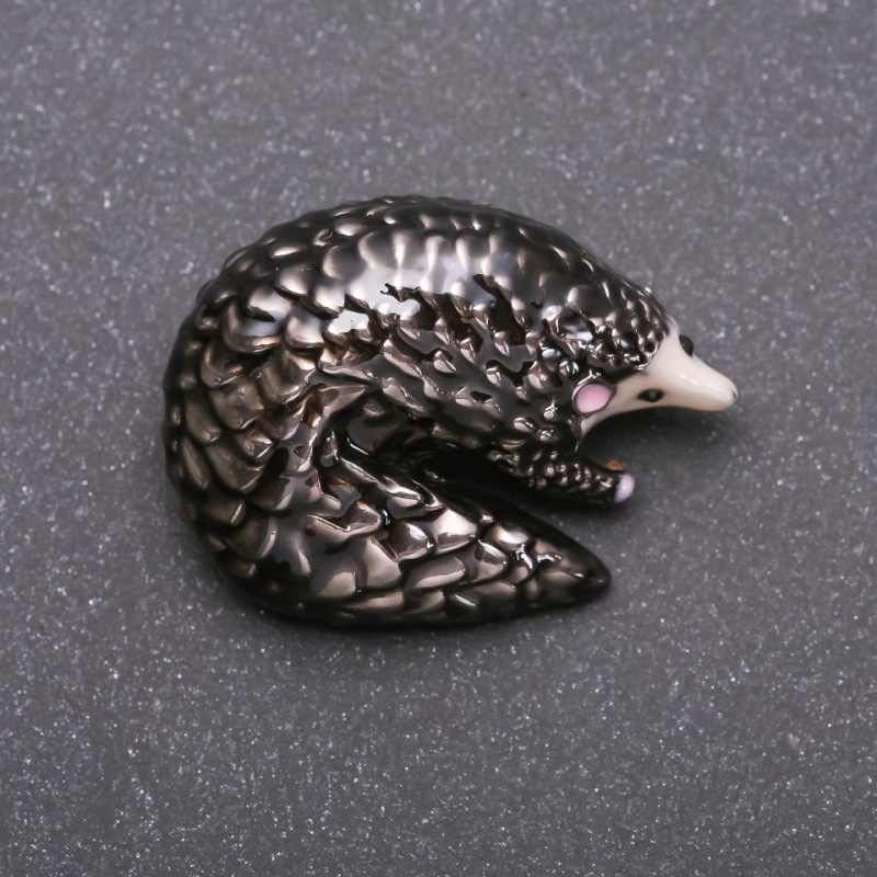 Broche Hérisson argenté en métal et émail 38 × 29 mm +
