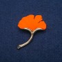 Broche Feuille à émail orange mat et métal doré 33 × 47 mm