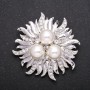 Broche perlée Fleur couleur argent blanc 50 mm