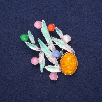 Broche Feuillage d'Ambre et Œil de Chat (artificiel) émail vert, métal argenté 38×53 mm