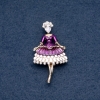 Broche «Fréline» émail violet, métal couleur or, 30×55 mm