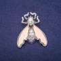 Broche papillon avec insert nacré, métal argenté 37×44 mm