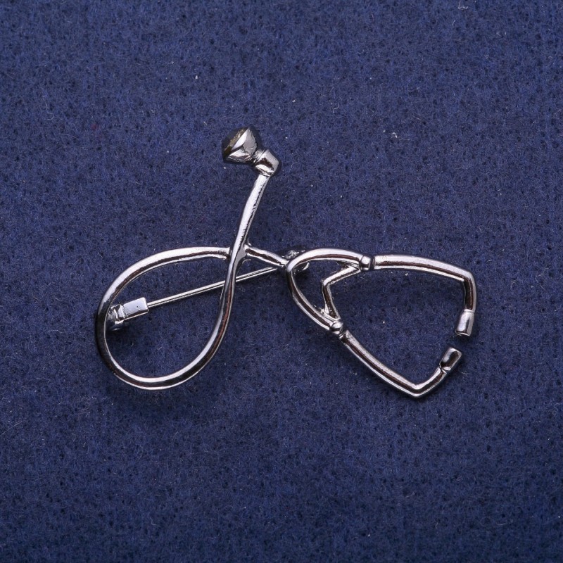 Broche stéthoscope métal gris 44×30 mm