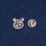 Broche Lyre avec strass blancs, métal clair 17 × 15 mm +