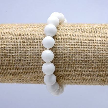Bracelet en agate blanche – perles rondes lisses, diamètre 10 mm, longueur 18 cm+- (élastique)