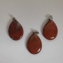 Pendentif goutte en jaspe rouge, 2,5 × 1,8 cm