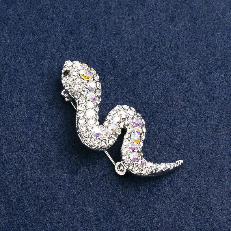 Broche Serpent avec des strass argentés, 45×22 mm