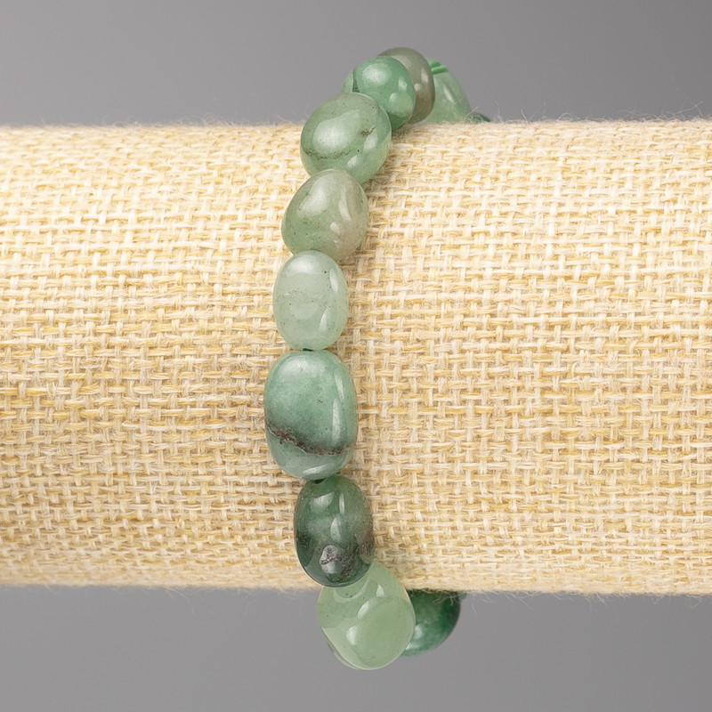 Bracelet en néphrite facettée, diamètre 8×12 mm ± sur élastique, longueur 18 cm+