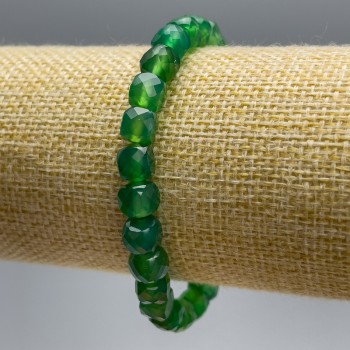 Bracelet chrysoprase naturelle, cubes facettés, diamètre des perles environ 7 mm, longueur 18 cm (élastique)
