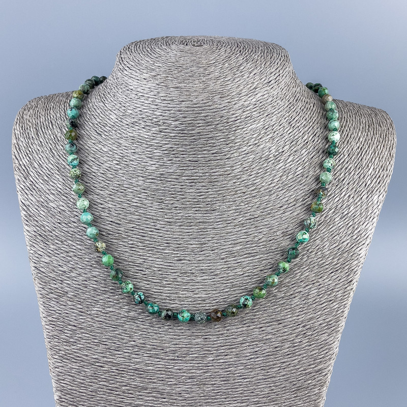 Collier en chrysocolle et lazurite, perles facettées de 6 mm, longueur 52 cm +