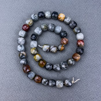 Perles assorties en pierre naturelle facettée, cubes sur fil, diamètre 9×9 mm±, longueur 38 cm±