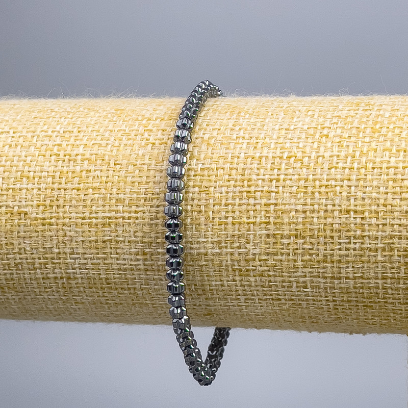 Bracelet «Hématite Fleur», diamètre 4×3 mm ±, longueur 18 cm (élastique)