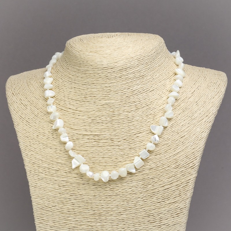 Collier en nacre naturelle - éclats, diamètre 8×7 mm, longueur 45 cm+