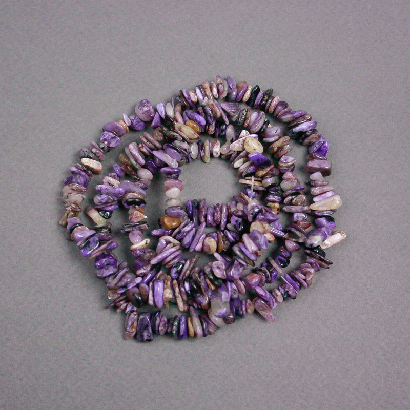 Perles chips de charoïte sur fil, diamètre 11 × 6 × 4 mm ±, longueur 80 cm ±