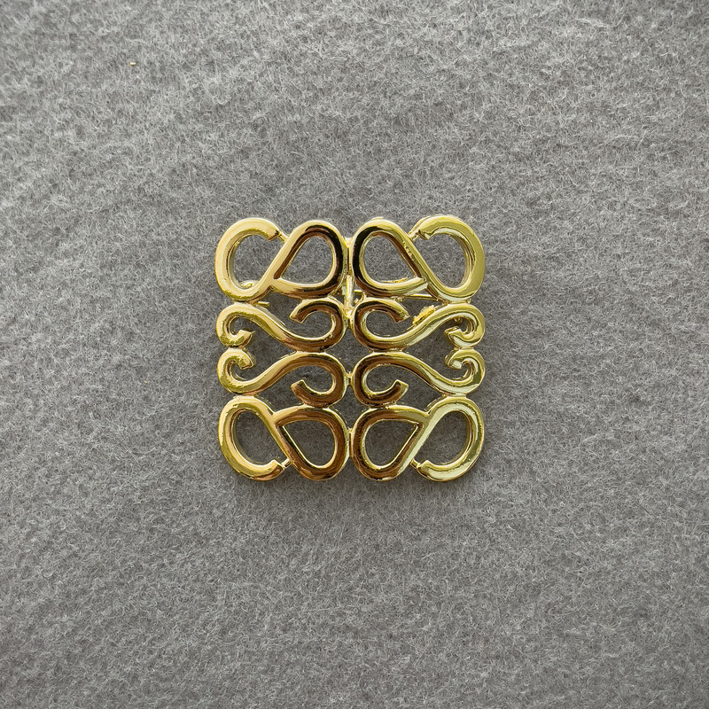 Broche Accent en métal doré 40x40 mm +