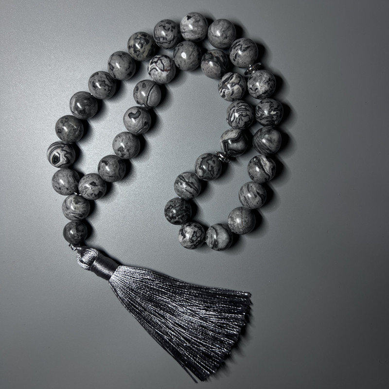 Chapelets en jaspe océan gris (acrylique artificiel) boules lisses, diamètre 12 mm +/-, 33 perles, avec inserts métalliques