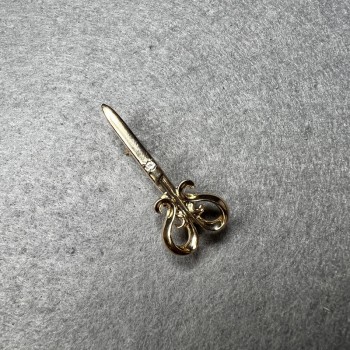 Broche Ciseaux avec des cristaux blancs en métal doré 15×34 mm